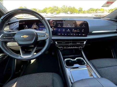 Used 2024 Chevrolet Traverse LT w/ Enhanced Driving Package FWD image 13