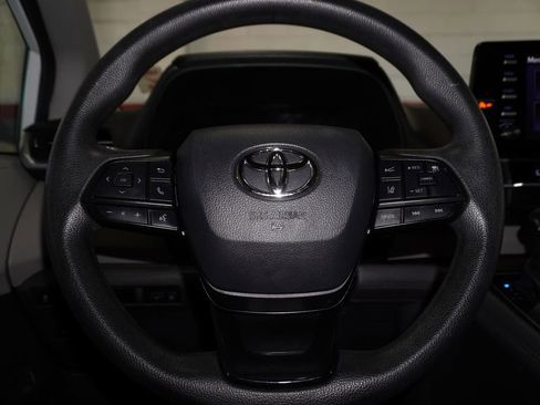 Certified 2022 Toyota Sienna LE image 19