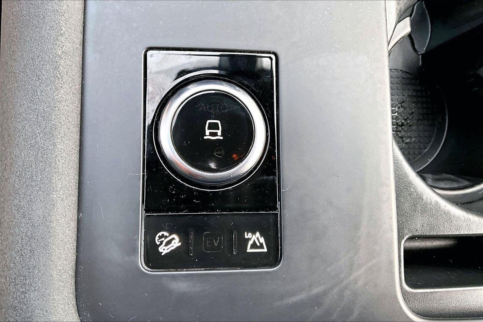 Used 2022 Land Rover Discovery HSE R-Dynamic AWD/4WD image 16