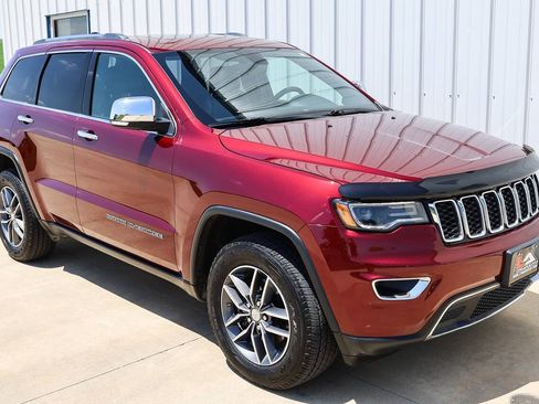 Used 2017 Jeep Grand Cherokee Limited w/ Luxury Group II AWD/4WD image 7