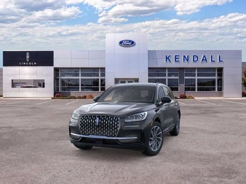 Used 2024 Lincoln Corsair Grand Touring AWD/4WD image 2