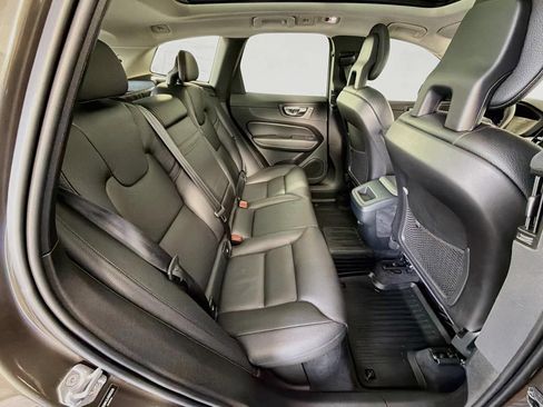 Used 2018 Volvo XC60 T5 Momentum w/ Convenience Package AWD/4WD image 41