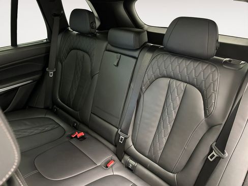 Used 2024 BMW X5 M60i AWD/4WD image 13