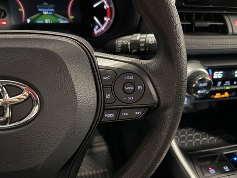 Certified 2025 Toyota RAV4 XLE image 22