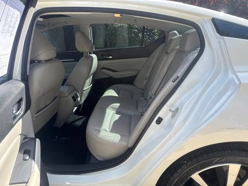 Used 2019 Nissan Altima 2.5 Platinum AWD/4WD image 18