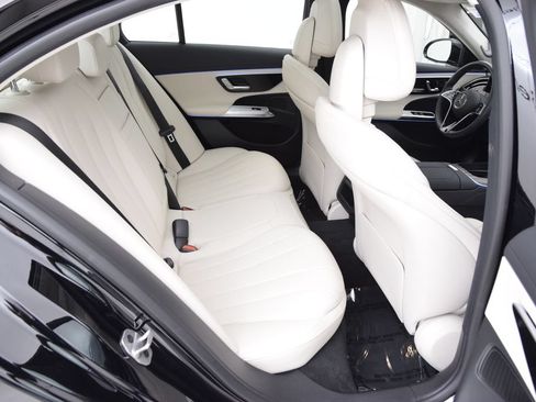 Used 2026 Mercedes-Benz E 350 4MATIC Sedan image 18