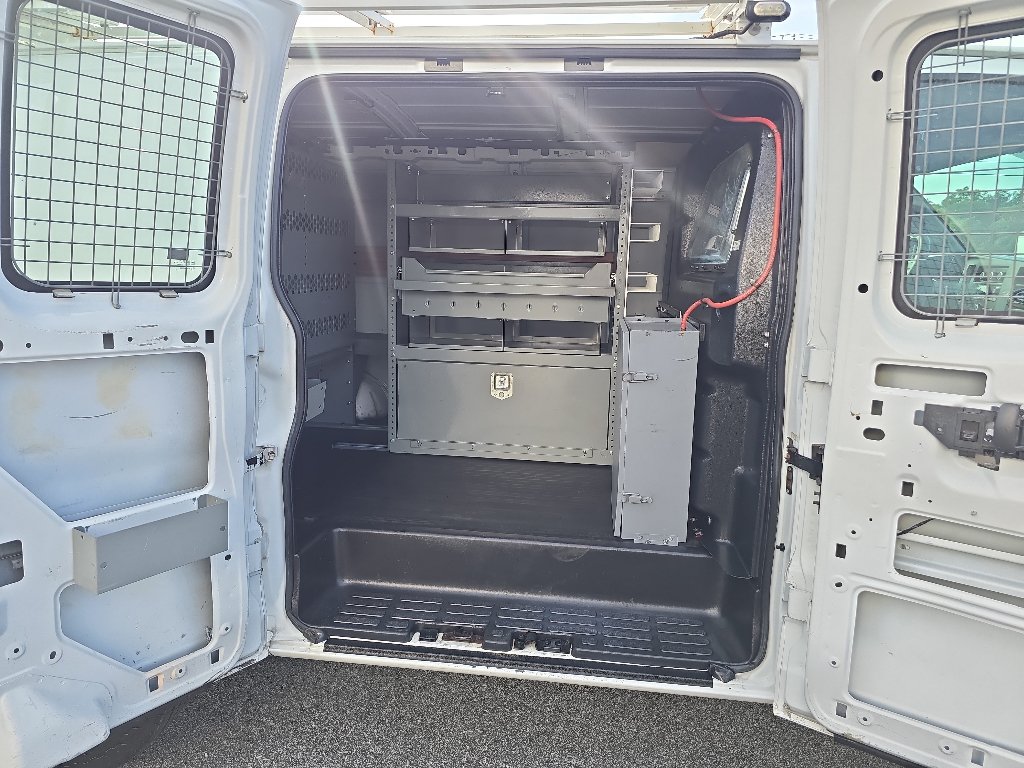 Used 2017 Chevrolet Express 2500 RWD image 14