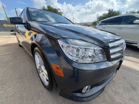 Used 2010 Mercedes-Benz C 300 Sedan image 3