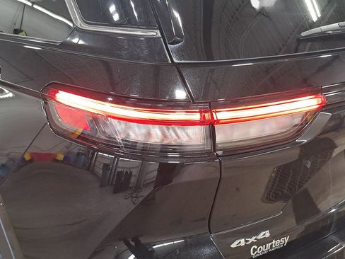 Certified 2023 Jeep Grand Cherokee Limited AWD/4WD image 35