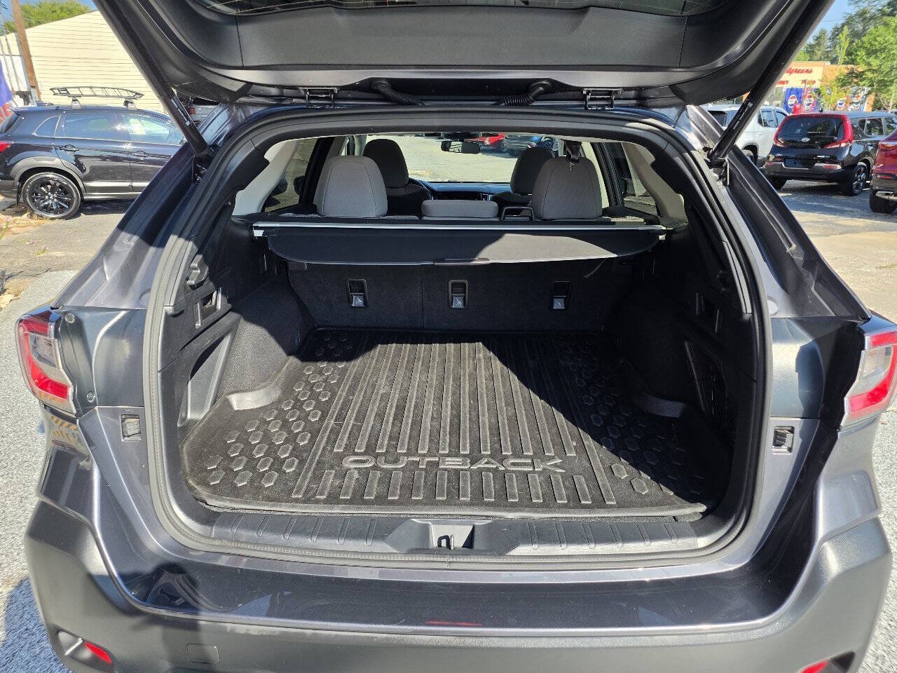 Used 2023 Subaru Outback Premium AWD/4WD image 16