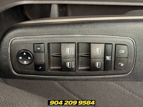Used 2018 Dodge Charger R/T RWD image 9