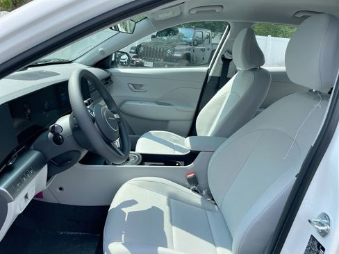 Used 2026 Hyundai Kona SE image 37