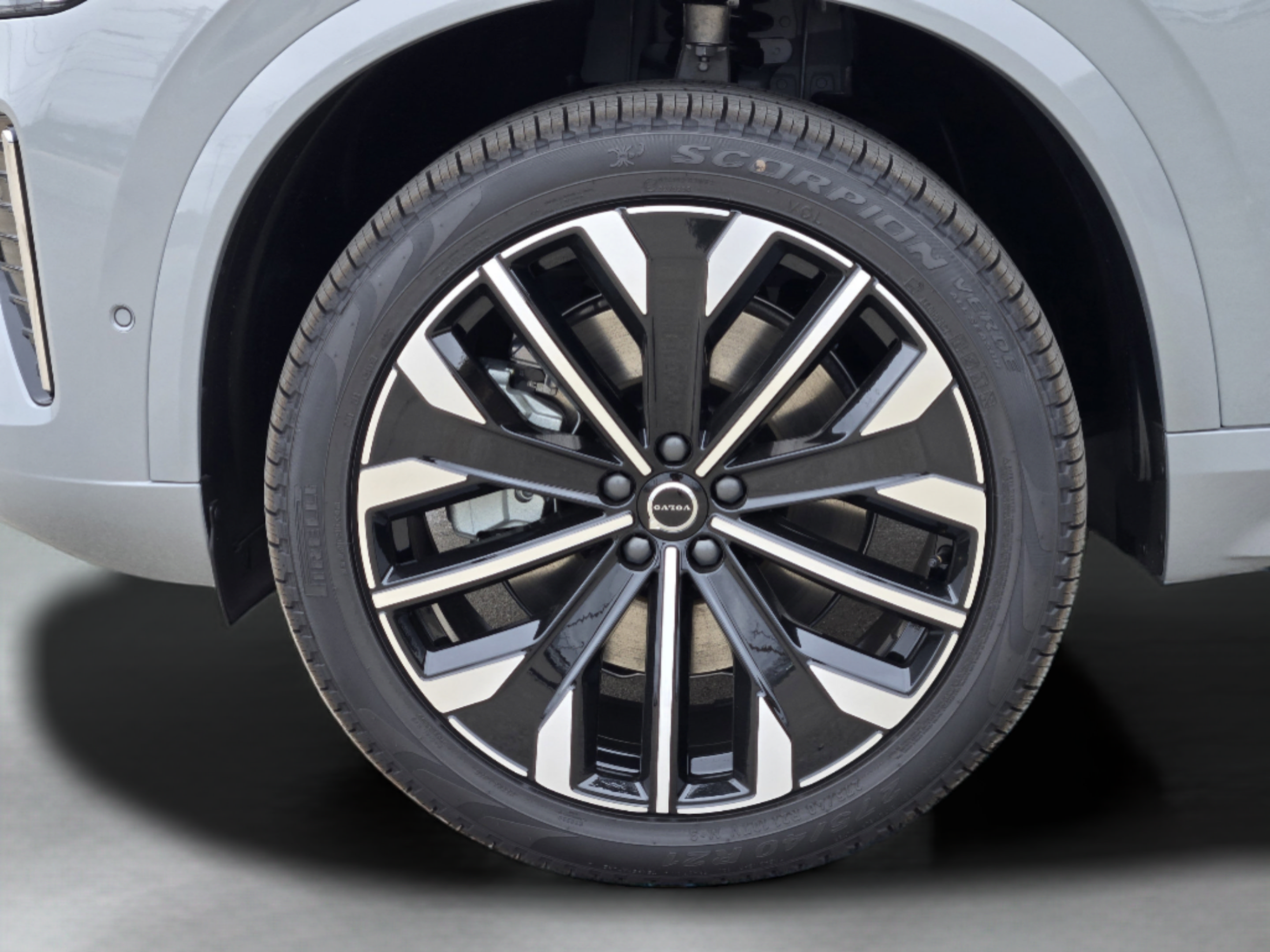 New 2026 Volvo XC90 T8 Plus AWD/4WD image 39
