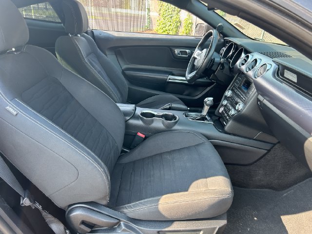 Used 2016 Ford Mustang Coupe RWD image 27