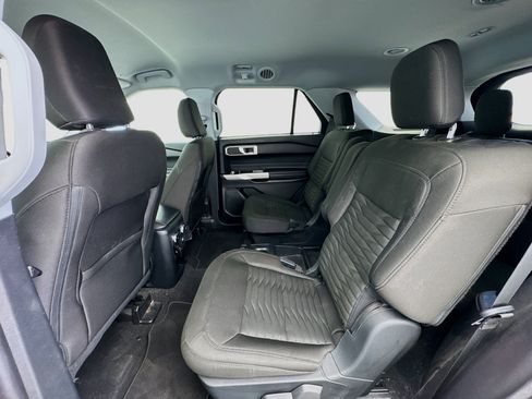 Used 2021 Ford Explorer XLT RWD image 15