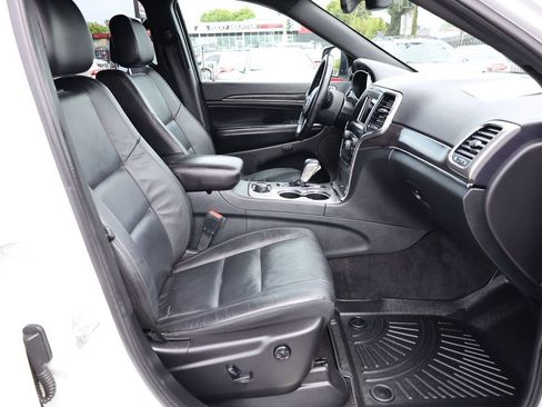 Used 2018 Jeep Grand Cherokee Limited AWD/4WD image 18