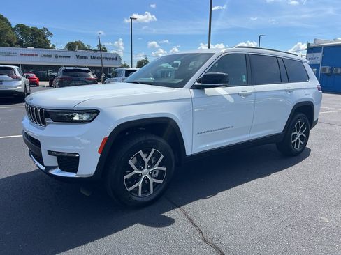 New 2025 Jeep Grand Cherokee L Limited w/ Trailer Tow Package image 15