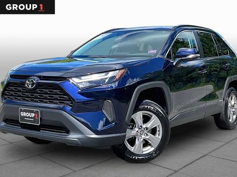 Used 2025 Toyota RAV4 XLE AWD/4WD image 1