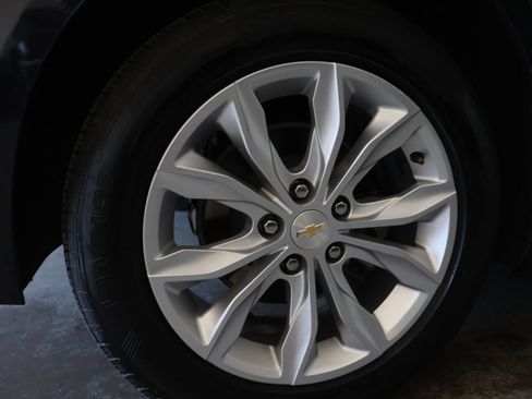 Used 2023 Chevrolet Malibu LT FWD image 32