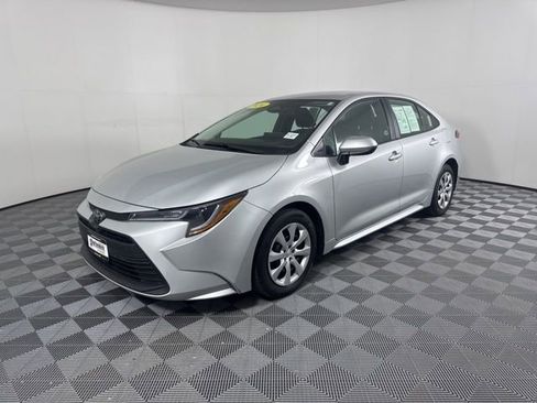 Used 2024 Toyota Corolla LE image 7