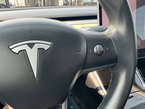 Used 2018 Tesla Model 3 Long Range image 32