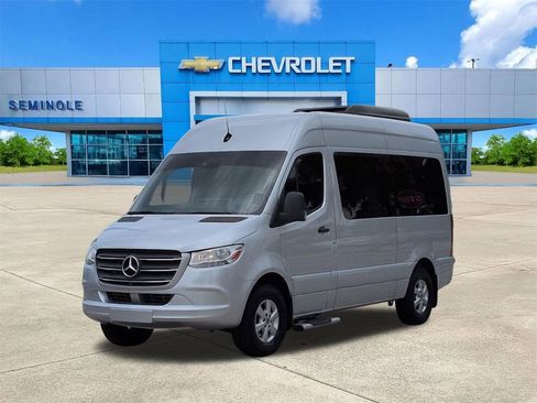 Used 2019 Mercedes-Benz Sprinter 2500 image 2