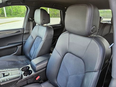 Used 2017 Porsche Macan image 17