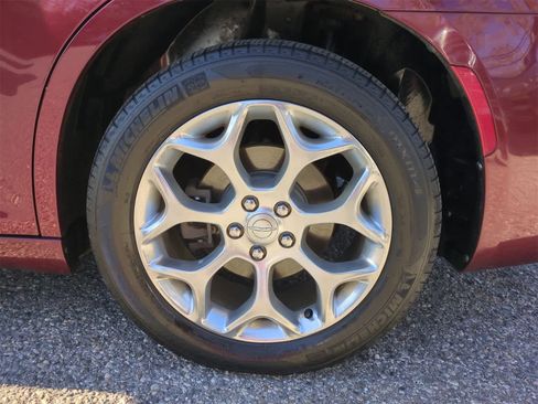 Used 2017 Chrysler 300 C Platinum w/ Safetytec Group II image 14