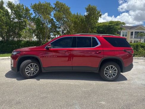 Used 2023 Chevrolet Traverse LT image 4