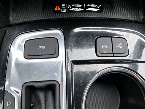 Used 2022 Chevrolet Equinox Premier AWD/4WD image 35