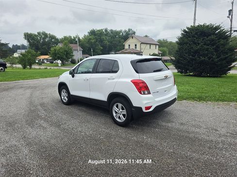 Used 2020 Chevrolet Trax LS w/ Tint and Cruise Package AWD/4WD image 4