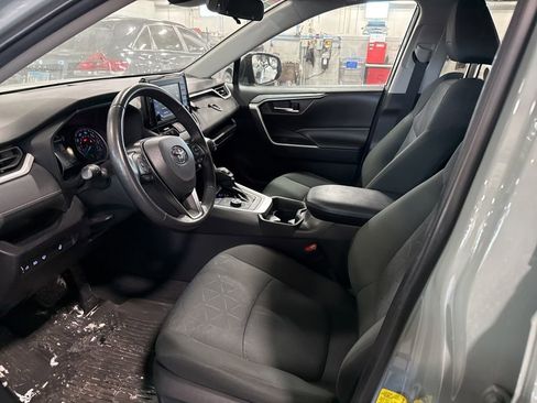 Used 2021 Toyota RAV4 XLE image 13