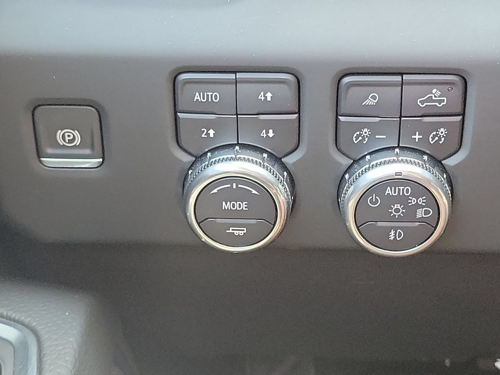 Used 2024 GMC Sierra 1500 Denali w/ Technology Package AWD/4WD image 18