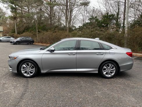 Used 2018 Honda Accord LX image 2