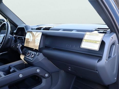 New 2026 Land Rover Defender 110 X-Dynamic SE AWD/4WD image 9