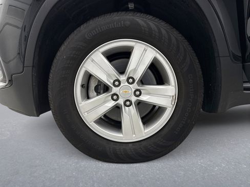 Used 2022 Chevrolet Trax LT w/ LT Convenience Package image 24