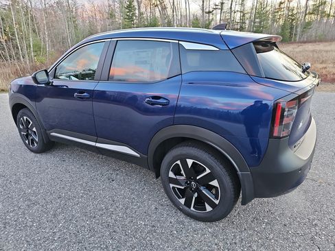 New 2026 Nissan Kicks SV w/ SV Premium Package image 5