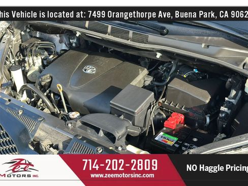 Used 2017 Toyota Sienna SE Premium w/ Cargo Management Package FWD image 50
