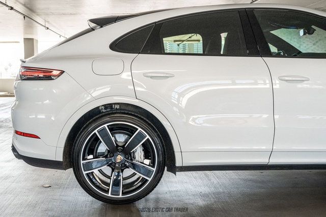 Used 2023 Porsche Cayenne Turbo AWD/4WD image 10