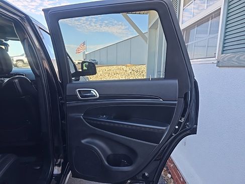 Used 2020 Jeep Grand Cherokee Limited image 21