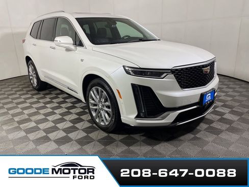 Used 2022 Cadillac XT6 Premium Luxury w/ Technology Package AWD/4WD image 2