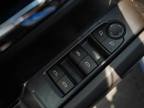 New 2025 GMC Canyon Elevation w/ Convenience Package image 15