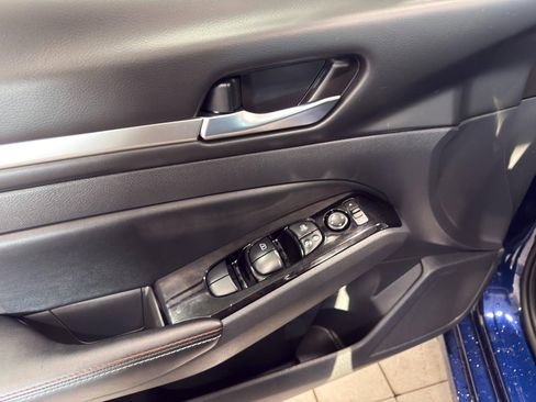 Used 2024 Nissan Altima 2.5 SR w/ SR Premium Package image 9