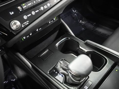 Used 2025 Lexus ES 350 w/ Premium Package FWD image 17