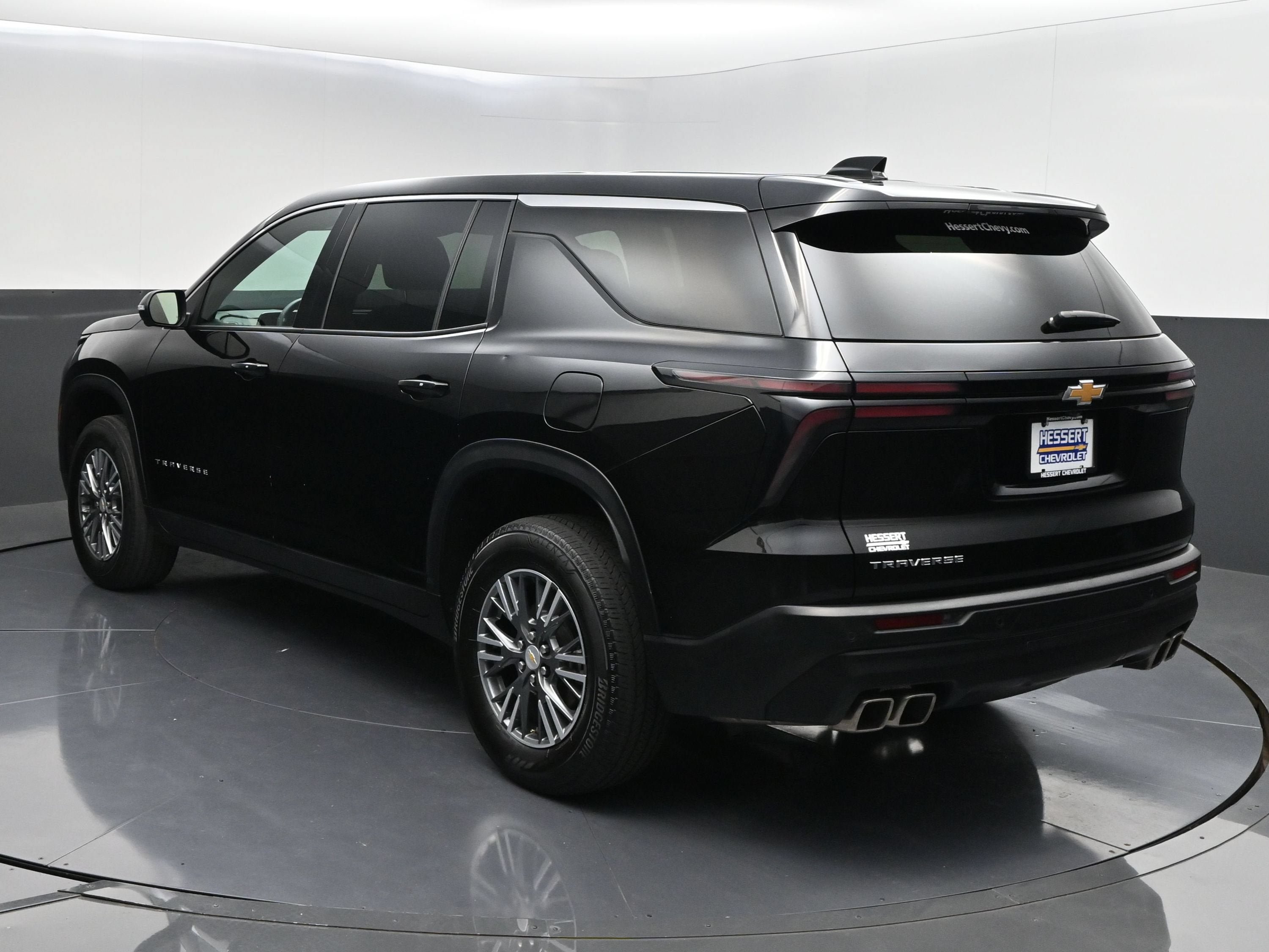 Certified 2024 Chevrolet Traverse LS FWD image 6