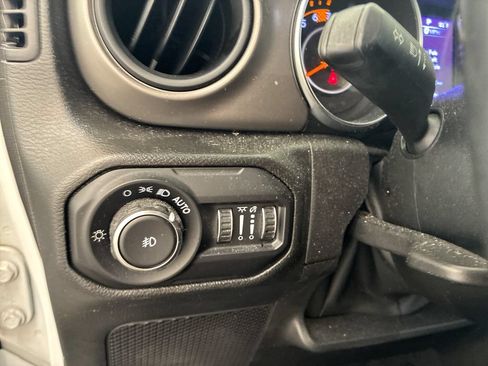 Used 2022 Jeep Wrangler Unlimited Sport AWD/4WD image 26