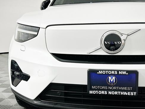 Used 2023 Volvo C40 P8 Recharge Ultimate image 4