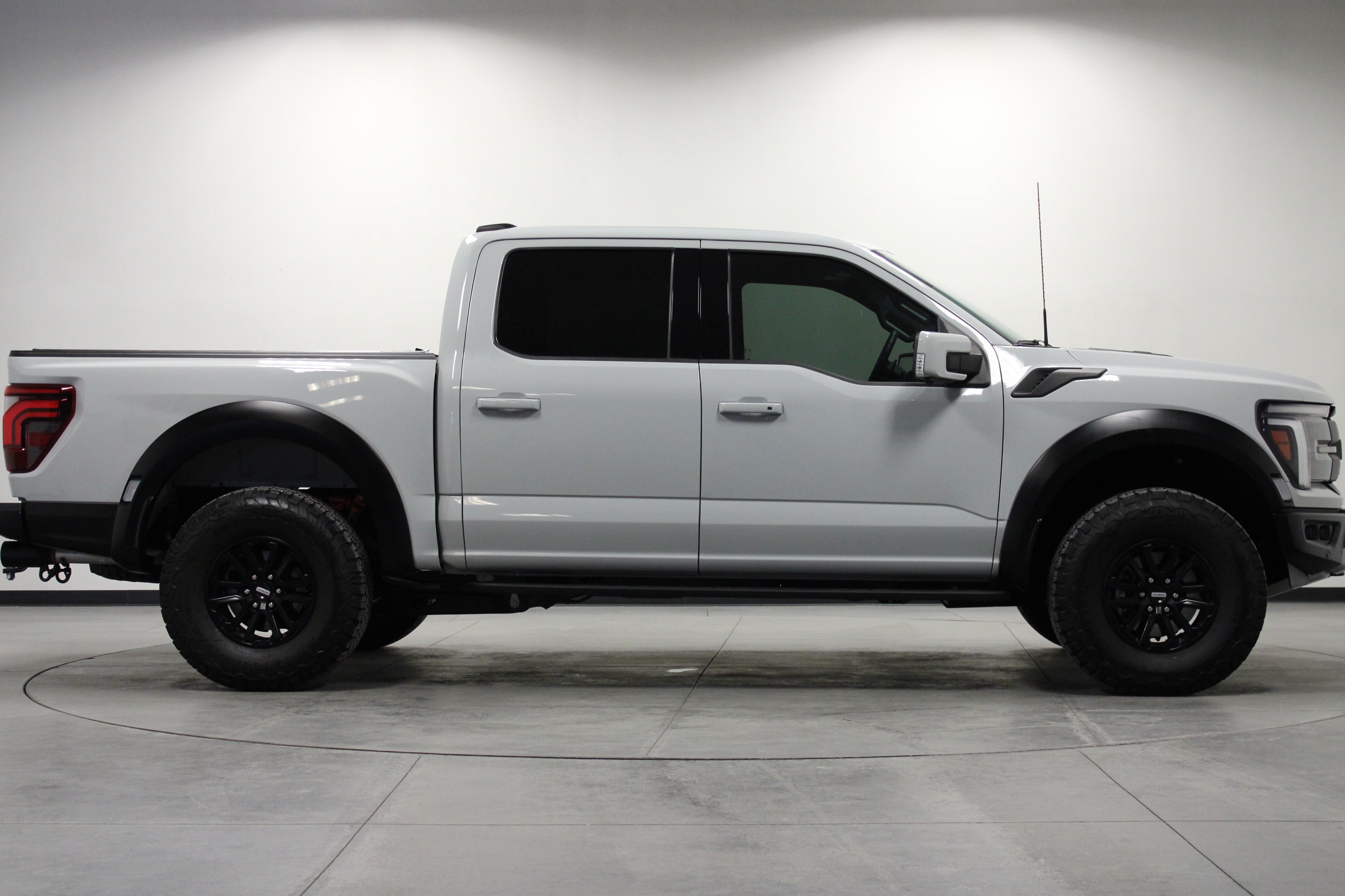 Used 2024 Ford F150 Raptor AWD/4WD image 3