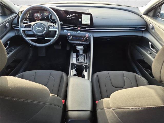 Used 2025 Hyundai Elantra SEL FWD image 17