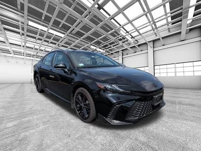 Used 2025 Toyota Camry SE w/ Convenience Package